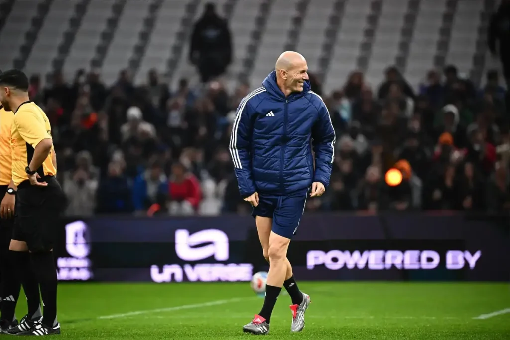 Zinedine Zidane pode estar a caminho do Chelsea, revela fonte próxima