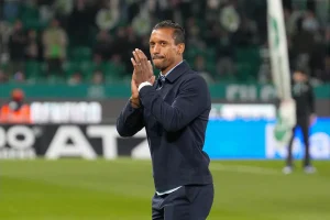 “Luis Nani leaves retirement and signs with surprising club.”