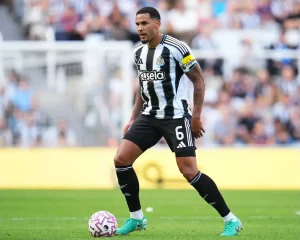 West Ham starts negotiations with Newcastle for Lascelles.
