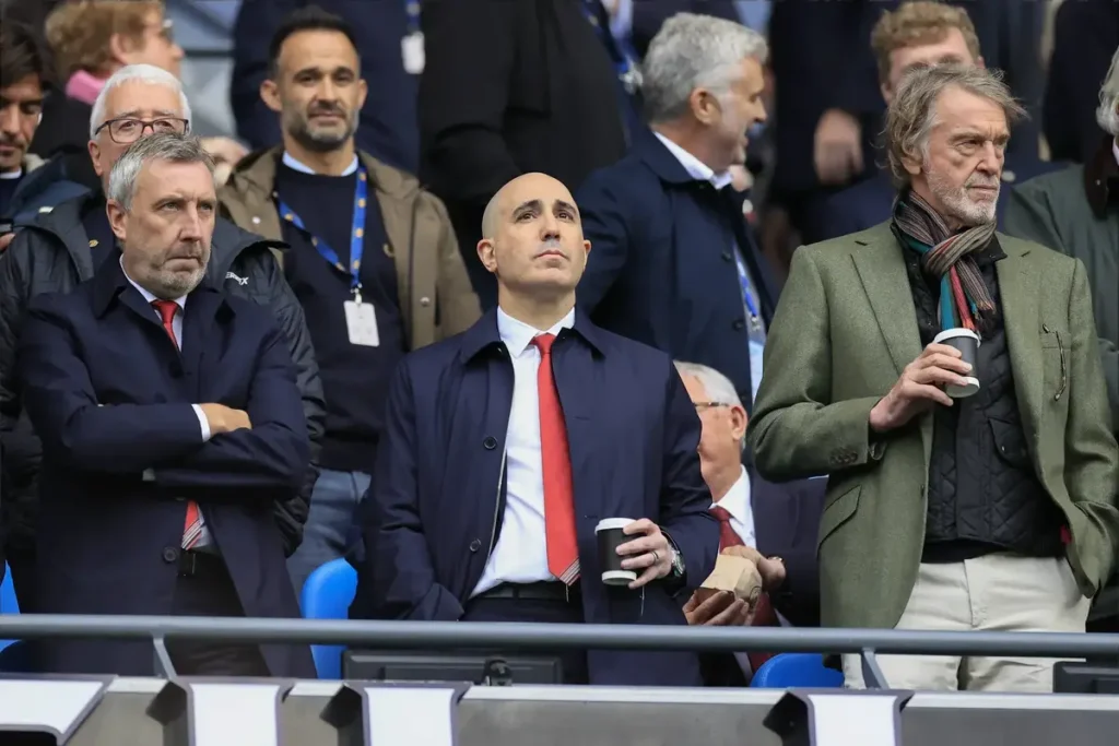 Fãs do Manchester United pedem a demissão de Wilcox após a derrota com o Brighton