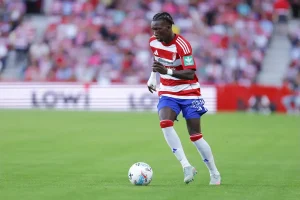 Souleymane Faye efetua transferência para o Sporting e surpreende fãs