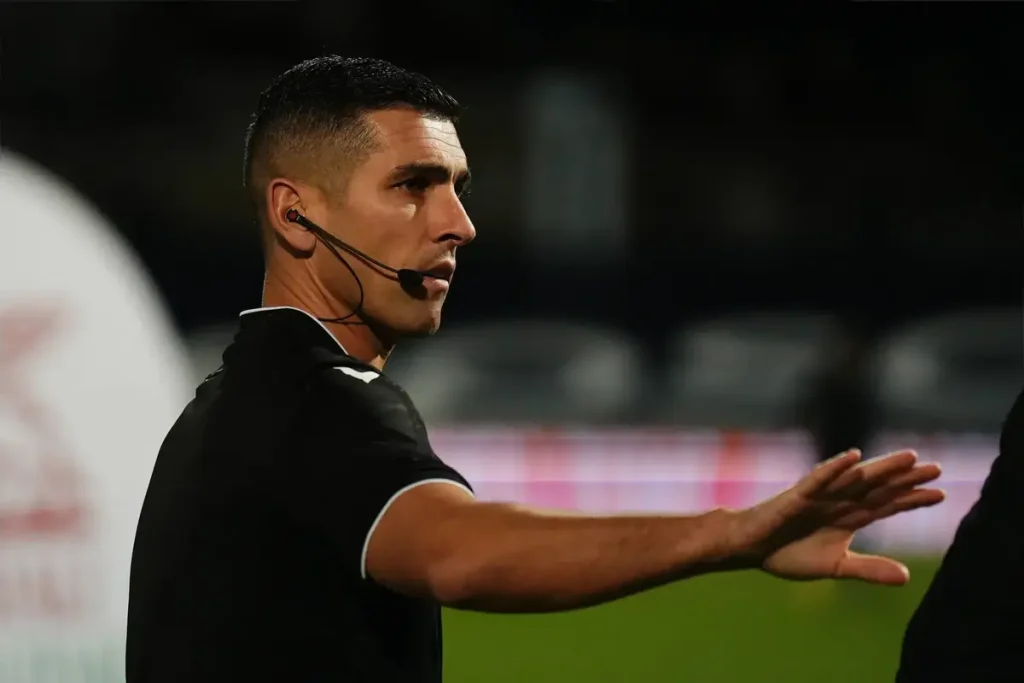 Árbitro polêmico escolhido para o clássico FC Porto-Benfica na Taça de Portugal