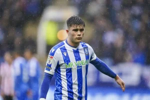 Stoke City pode acelerar saída de jogador do Manchester United de 26 anos
