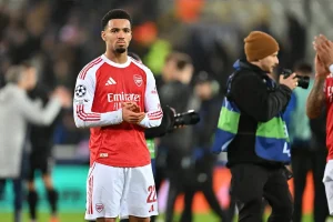 Ethan Nwaneri do Arsenal pode rumar ao Bournemouth em janeiro