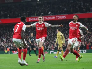 Arsenal faces difficulties with injuries ahead of the clash with Manchester United.