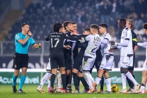 Nove adeptos banidos pela psp após incidentes no V. Guimarães-Sporting