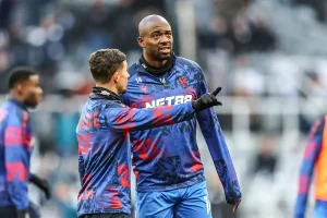 Estrela da Premier League mantém Aston Villa em suspenso, só quer o Manchester United