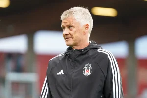 Manchester United em negociações com Ole Gunnar Solskjaer para o cargo interino