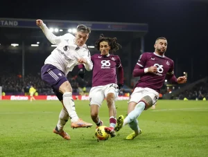 Manchester United: Jogador indesejado atraí a atenção de clube histórico