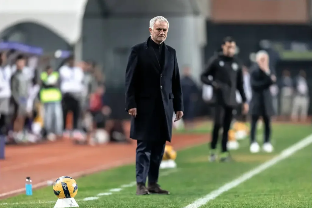 José Mourinho critica árbitro após polémica com João Pinheiro