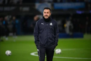 Treinador do marselha, Roberto De Zerbi, revela que chorou após derrota na supertaça