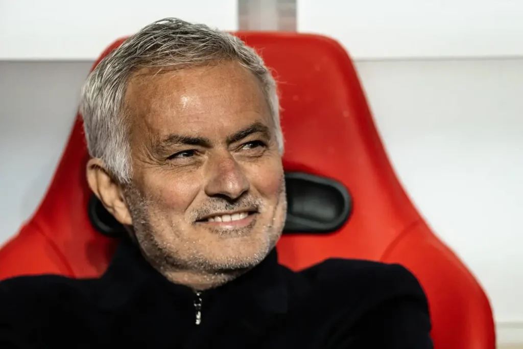 Mourinho desafia críticos e promete ser ele mesmo até ao FIM