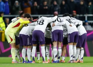 Manchester United e Arsenal: Um clube preso ao passado, outro a lutar para se libertar