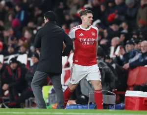 Viktor Gyokeres decepciona no Arsenal contra o Liverpool, afirma Gary Neville