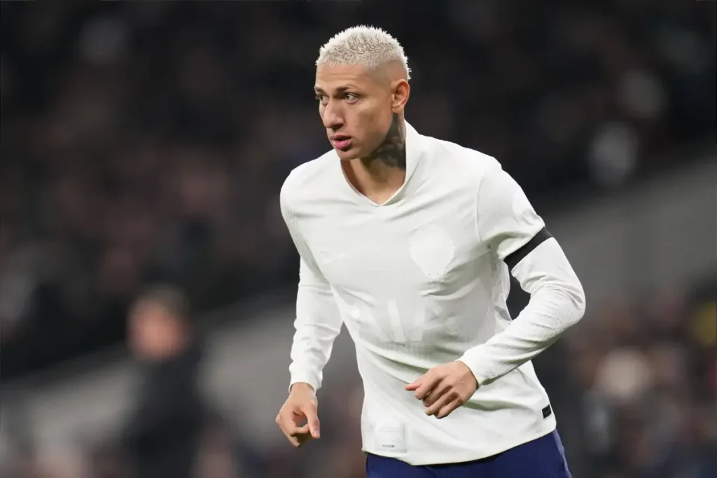 Thomas Frank comenta planos de transferências do Tottenham após lesão de Richarlison