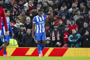 Welbeck brinca que “testes de doping” Vão atrás dele após eliminar o Man Utd