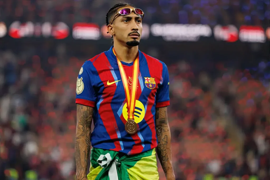 Raphinha revela que sem Flick teria abandonado o Barcelona