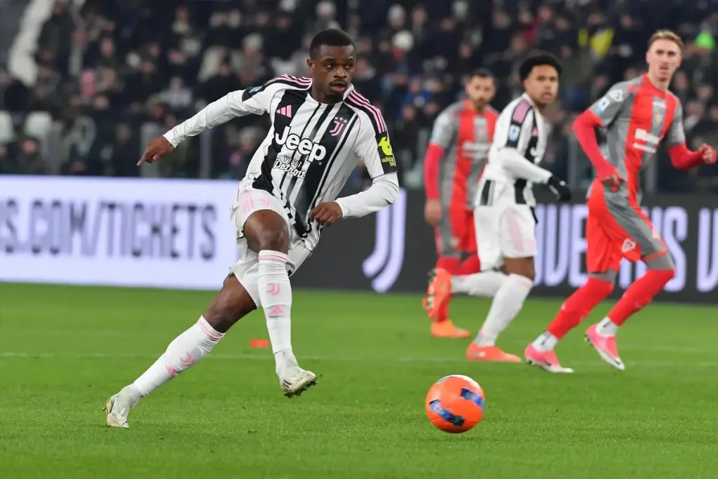 Juventus regressa ao domínio após vitória convincente sobre o Cremonese