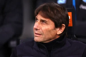 Conte suspenso por dois jogos e multado após cartão vermelho frente ao Inter