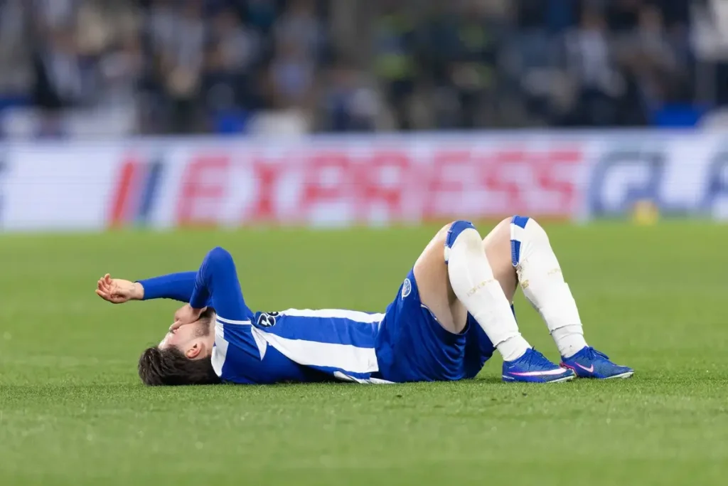 Martim Fernandes supera lesão e brilha em campo pelo FC Porto