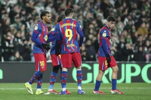 Barcelona avança na defesa da Copa del Rey com vitória apertada sobre Racing Santander
