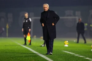 “Mourinho leaves the door open for a possible return to Roma.”