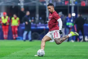 Mudança de agentes deixa em suspenso futuro do craque do Arsenal