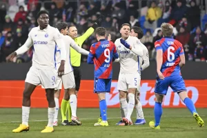 FC Porto empata com Viktoria Plzen após exibição dececionante