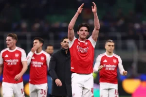 “Arsenal and Manchester United in an epic showdown in the Premier League.”