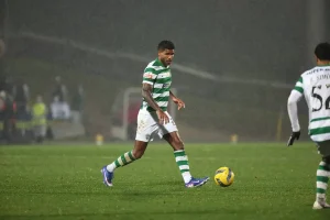 Matheus Reis à beira de suspensão: Poderá falhar até quatro jogos após vermelho