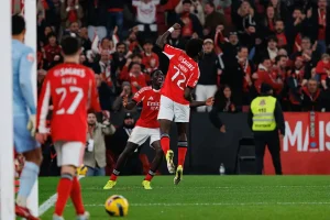 “Mourinho finds a hidden diamond at Benfica and surprises Spain.”