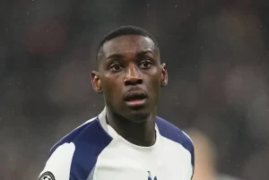 Kolo Muani ansioso por voltar à Juventus, mas spurs não cedem