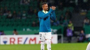 Nani, an icon of Manchester United, signs with FC Aktobe in Kazakhstan.