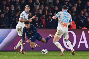 Désiré Doué não está gravemente lesionado, afirma treinador do PSG