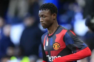 Estrela do Manchester United é surpreendida com exclusão polémica