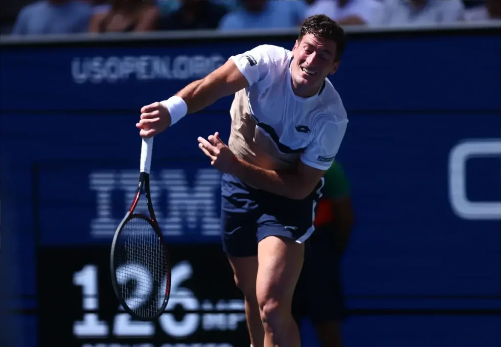 Draper e Medvedev brilham no terceiro dia dos campeonatos de ténis em Dubai