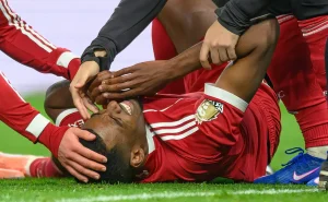 Arne Slot anuncia data de regresso de estrela do Liverpool após lesão