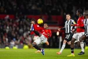 Leeds United prepara ataque para garantir estrela de 26 anos do Manchester United