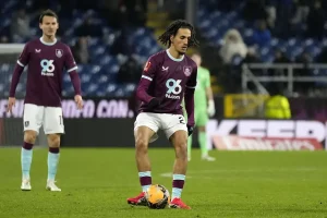 Polícia investiga abusos racistas chocantes a jogadores de futebol