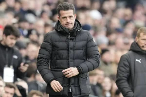 Marco Silva em risco de suspensão após críticas a árbitro contra o man united