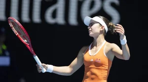 Iva Jovic revela nervosismo ao conversar com o ídolo Novak Djokovic