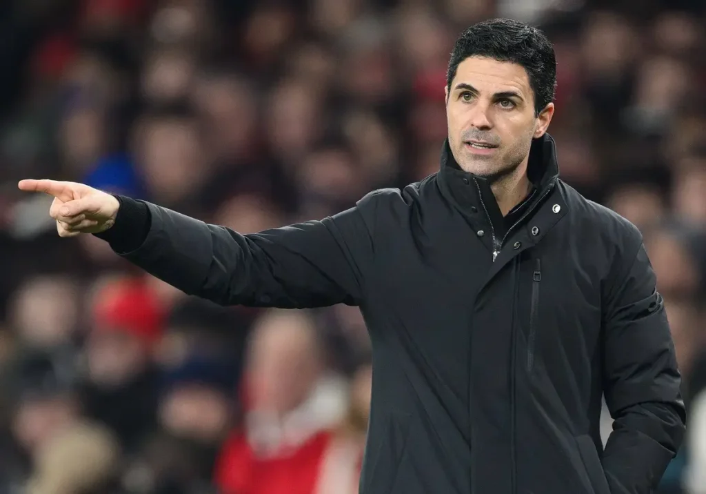 Mikel Arteta responde com classe à crítica estranha de Paul Scholes ao Arsenal