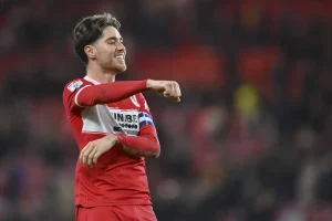 Leeds United enfrenta Tottenham e man united na corrida por Hayden Hackney