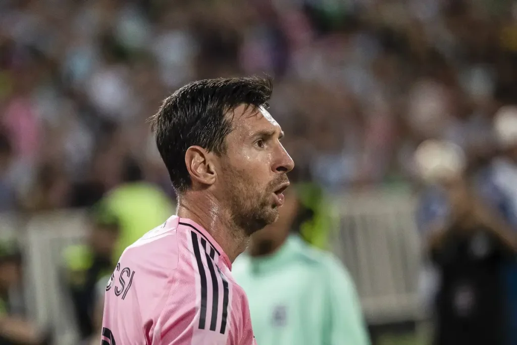 Messi confessa arrependimento por não ter aprendido inglês: Tempo desperdiçado
