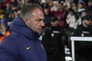 Flick defende que o Barcelona mereceu vencer a copa, mas devemos melhorar na finalização