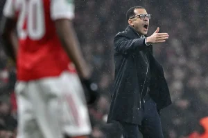 Chelsea: Treinador rosenior perde a calma com jogadores do Arsenal antes do jogo