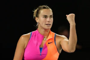 Aryna Sabalenka sob fogo de críticas após parceria com rapper pró-guerra