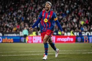 Jogadores do atlético de madrid indignados com comentários de Ronald Araujo antes da Copa del Rey