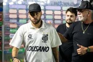 Neymar revela que planeia retirar-se este ano e deixa futuro incerto