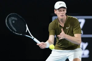 Jim Courier acredita que Jannik Sinner e Carlos Alcaraz desafiariam os grandes 4